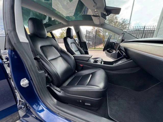2018 Tesla Model 3 Performance - Image 12 of 21