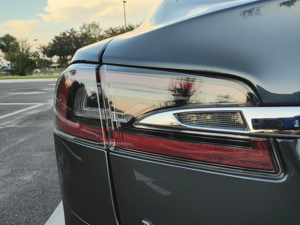 2018 Tesla Model S - Image 29 of 31