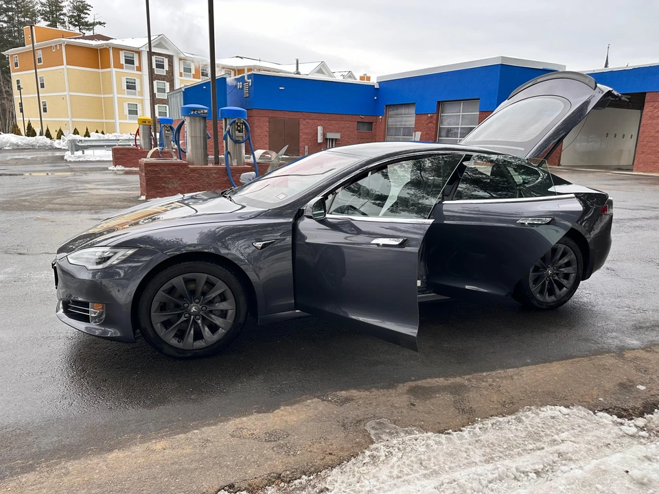 2018 Tesla Model S - Image 27 of 31