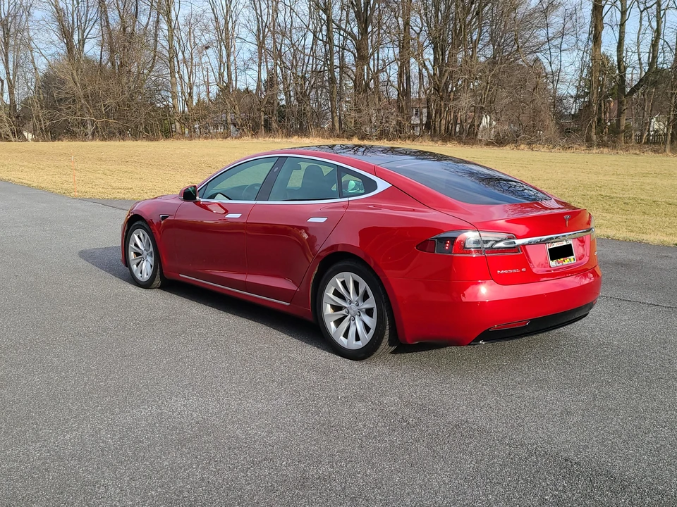 2018 Tesla Model S - Image 9 of 31