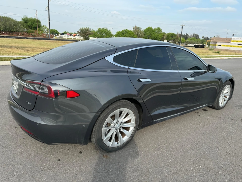 2018 Tesla Model S - Image 17 of 31