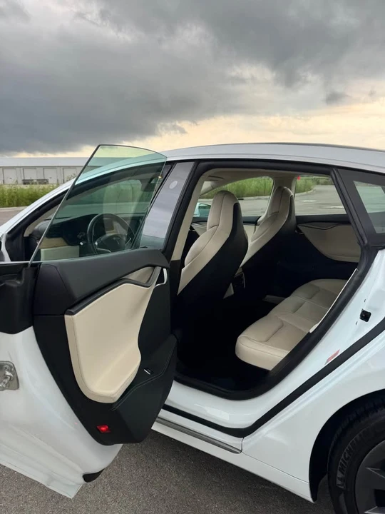 2018 Tesla Model S - Image 9 of 10