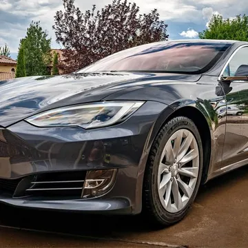2018 Tesla Model S 75D Sedan