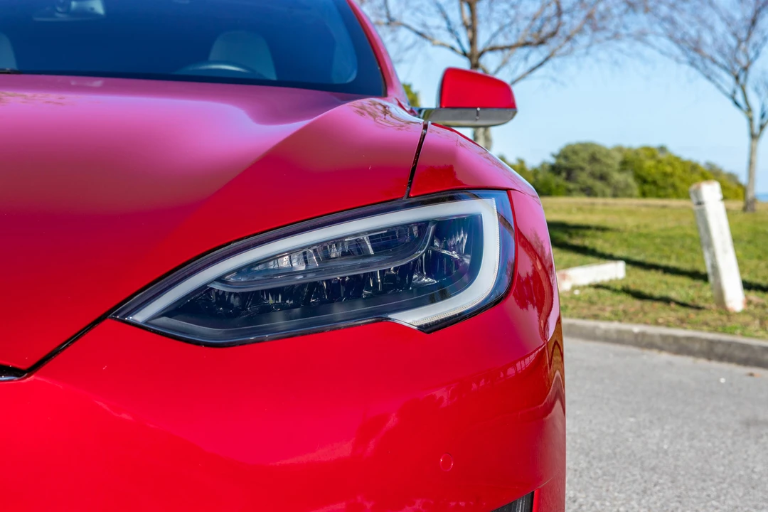 2018 Tesla Model S - Image 11 of 31