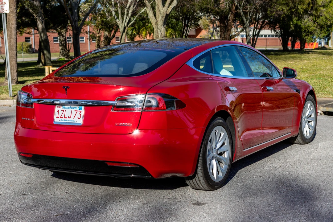 2018 Tesla Model S - Image 7 of 31