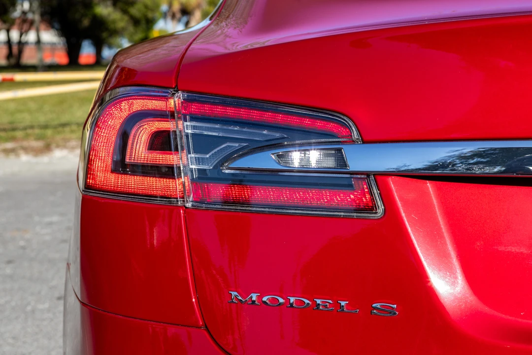2018 Tesla Model S - Image 18 of 31