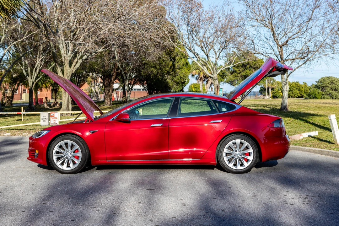 2018 Tesla Model S - Image 9 of 31