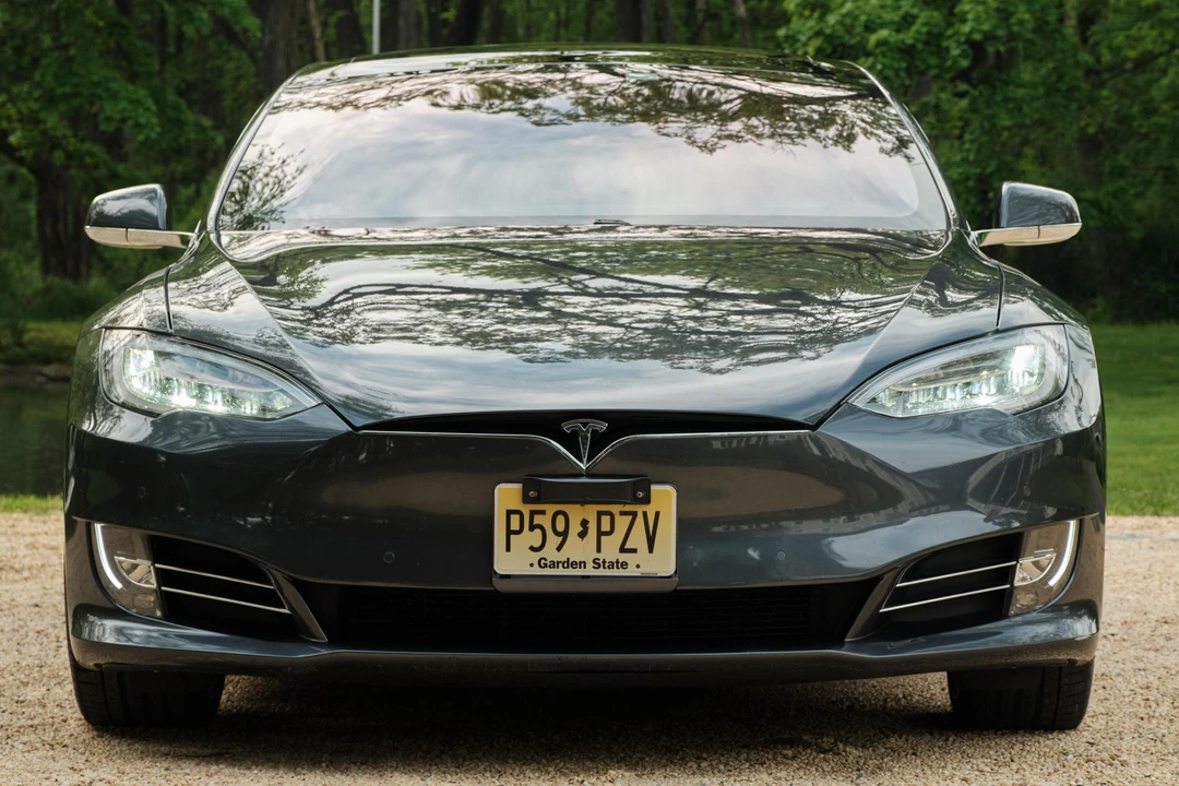 2018 Tesla Model S - Image 2 of 31
