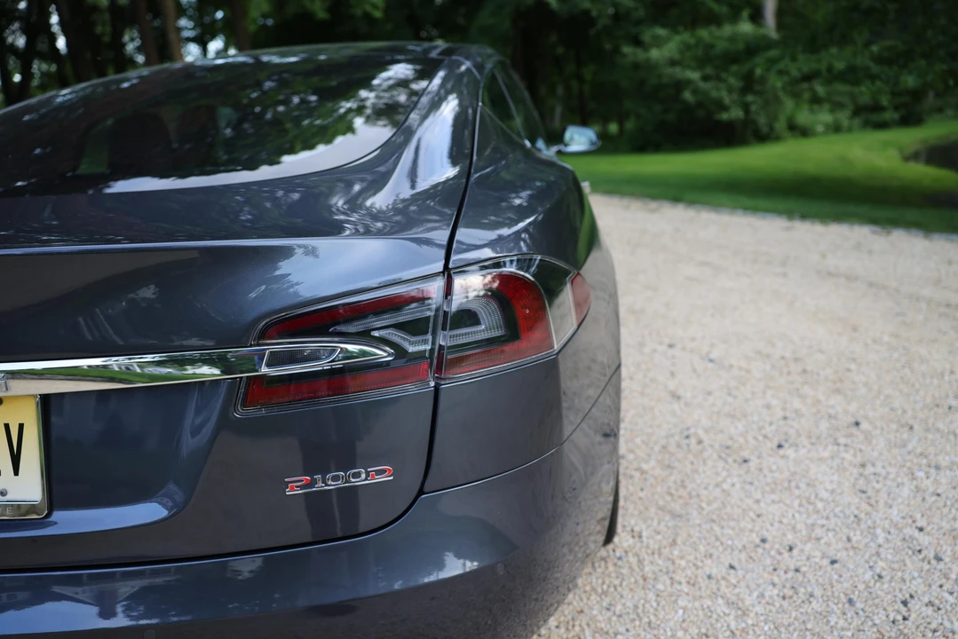2018 Tesla Model S - Image 18 of 31