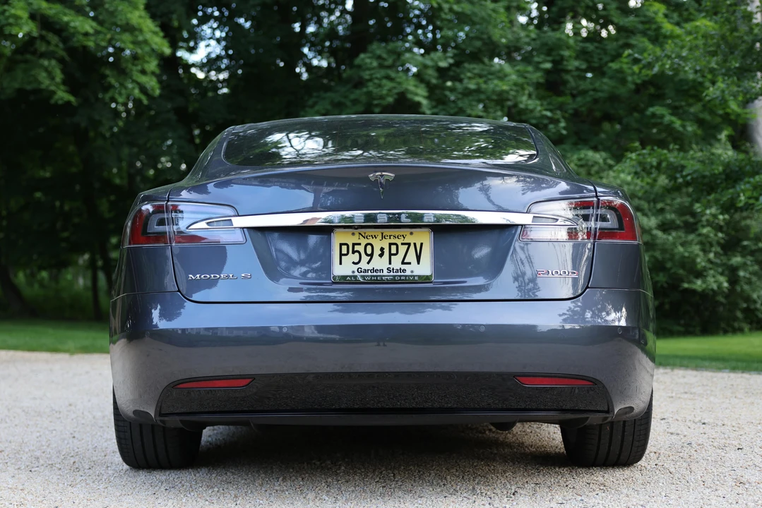 2018 Tesla Model S - Image 9 of 31