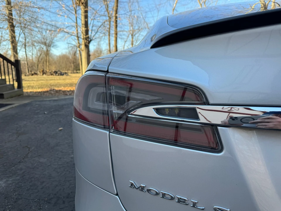 2018 Tesla Model S - Image 28 of 31
