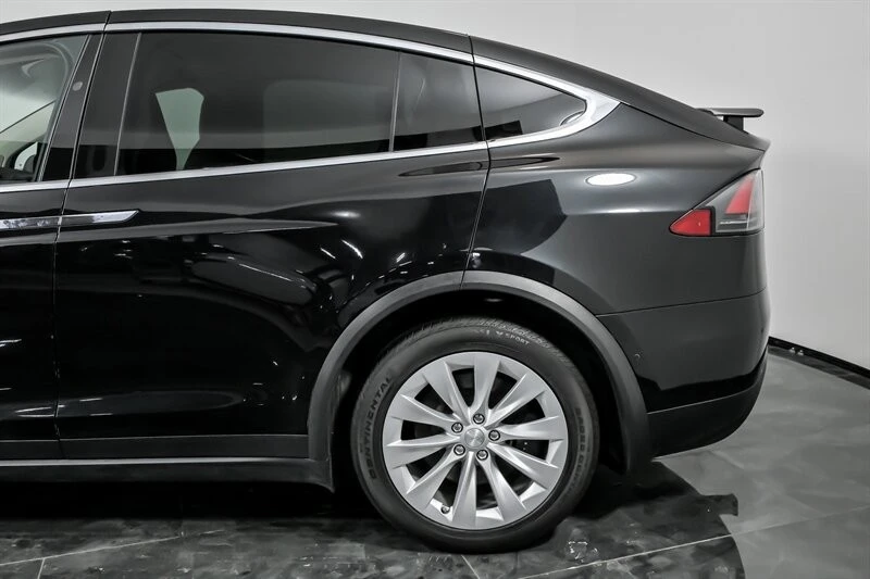 2018 Tesla Model X - Image 8 of 12