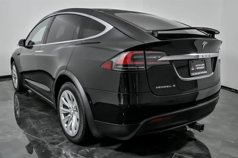 2018 Tesla Model X - Image 9 of 12