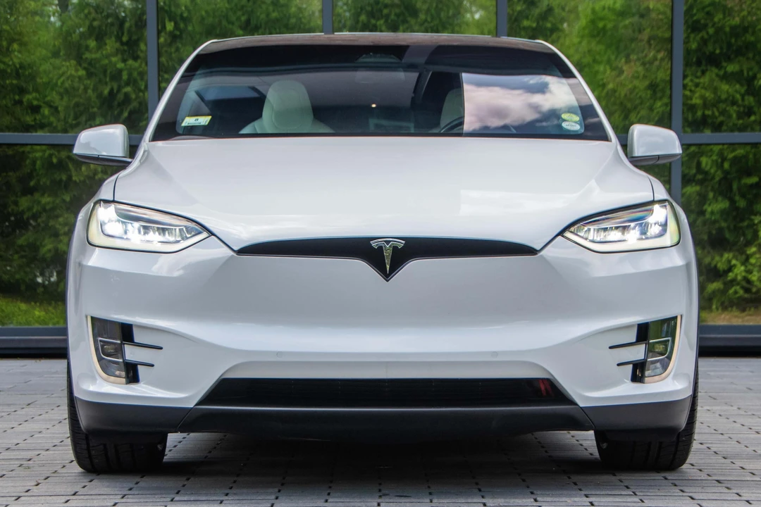 2018 Tesla Model X - Image 2 of 31