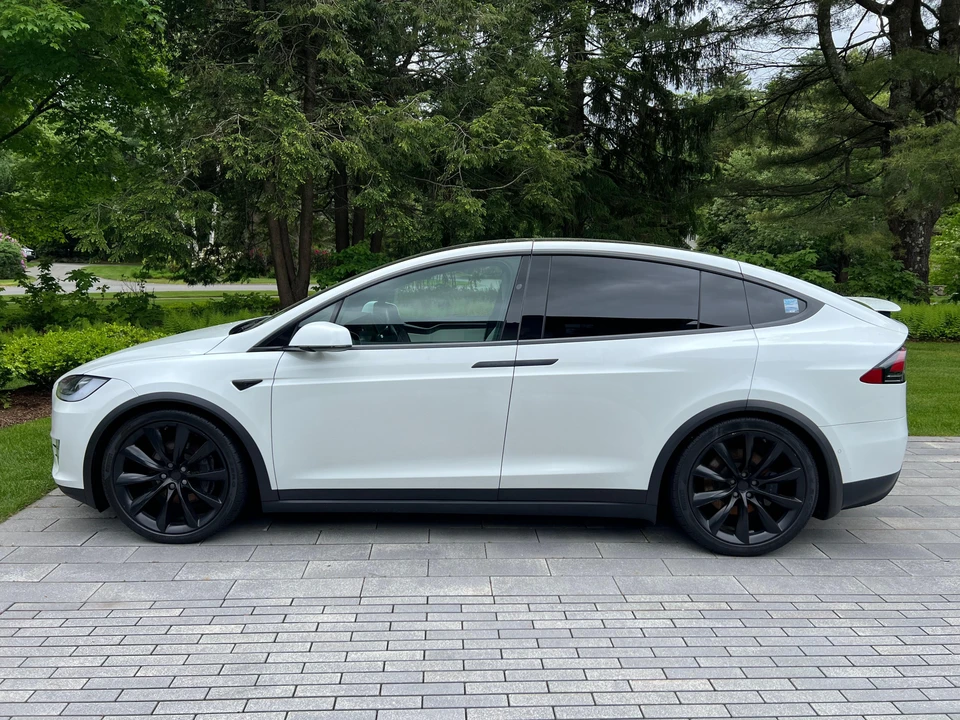 2018 Tesla Model X - Image 11 of 31