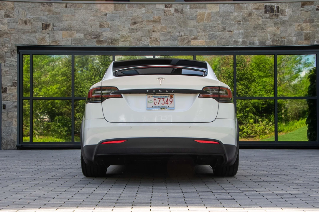 2018 Tesla Model X - Image 16 of 31