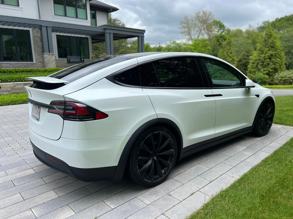 2018 Tesla Model X - Image 17 of 31