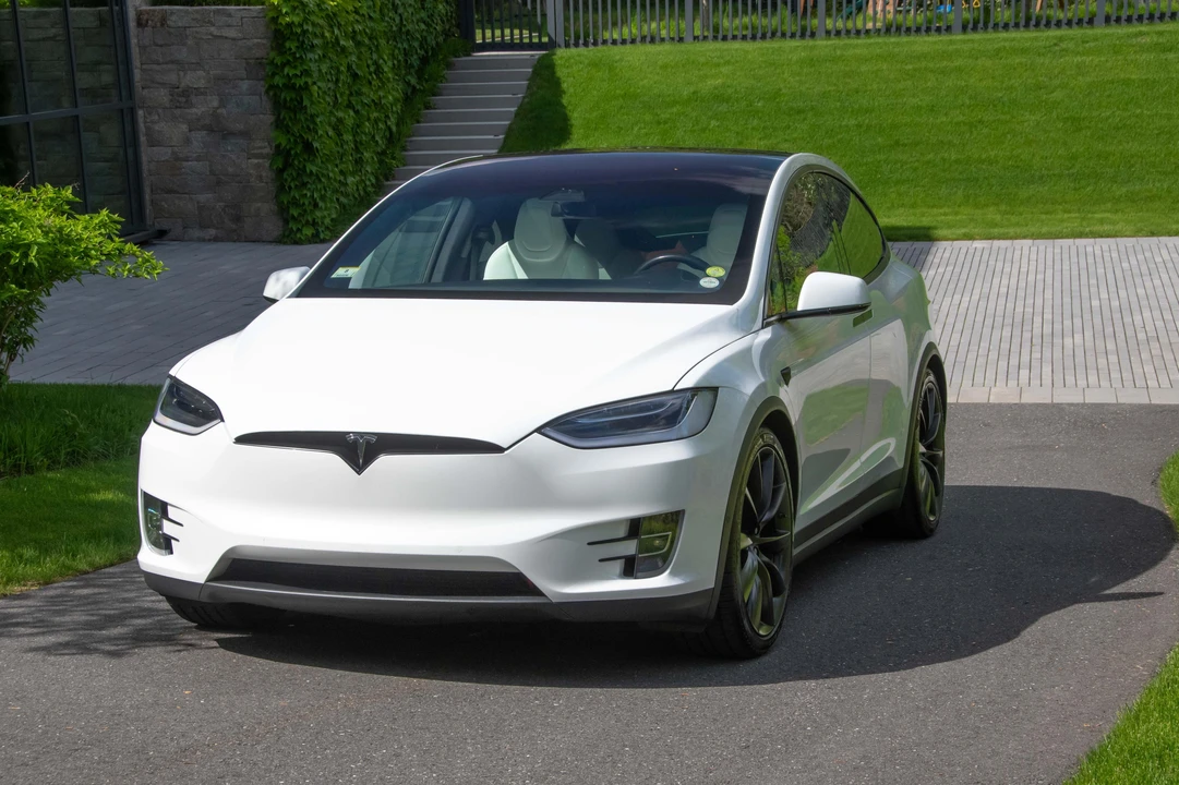 2018 Tesla Model X - Image 8 of 31