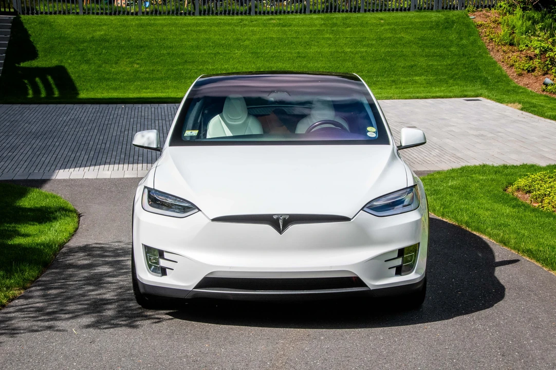 2018 Tesla Model X - Image 6 of 31