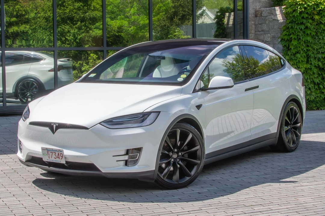 2018 Tesla Model X - Image 9 of 31