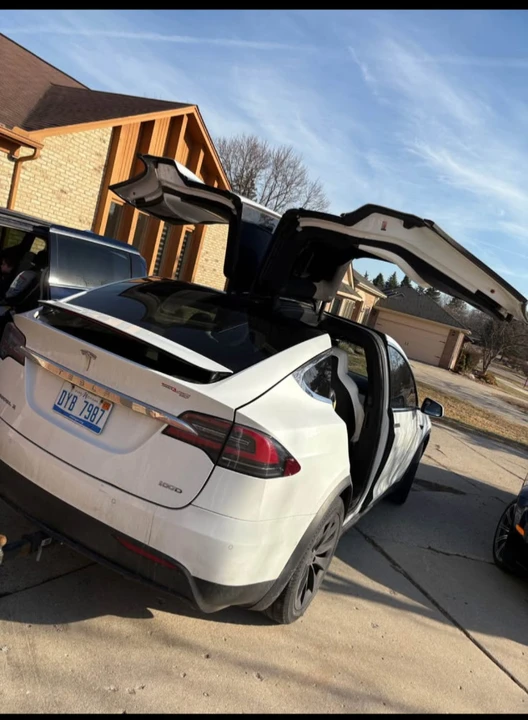 2018 Tesla Model X - Image 4 of 17