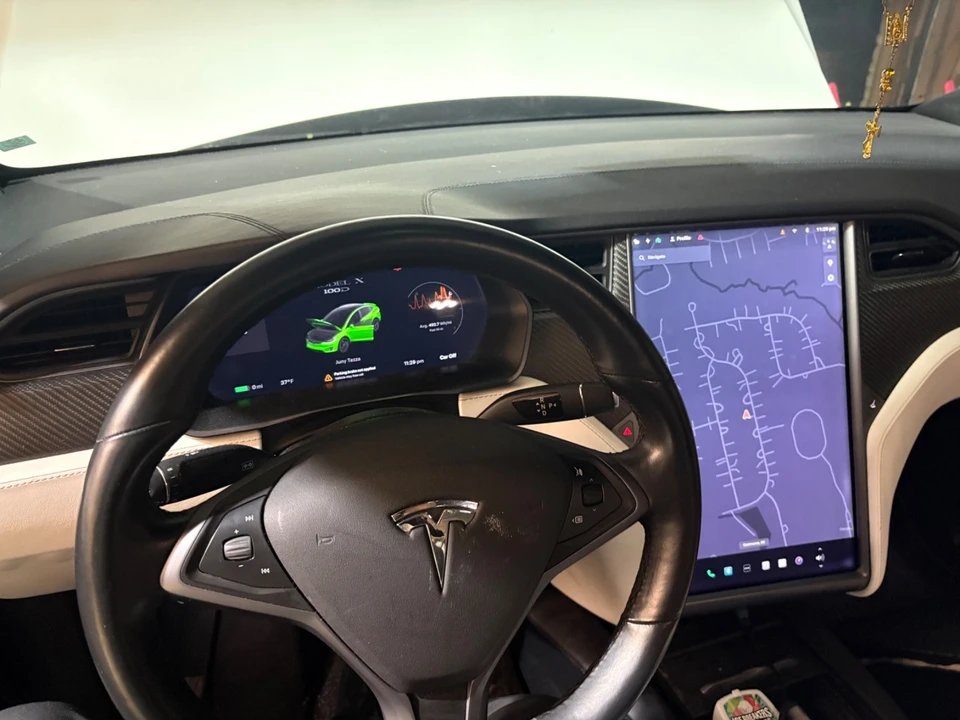 2018 Tesla Model X - Image 14 of 17