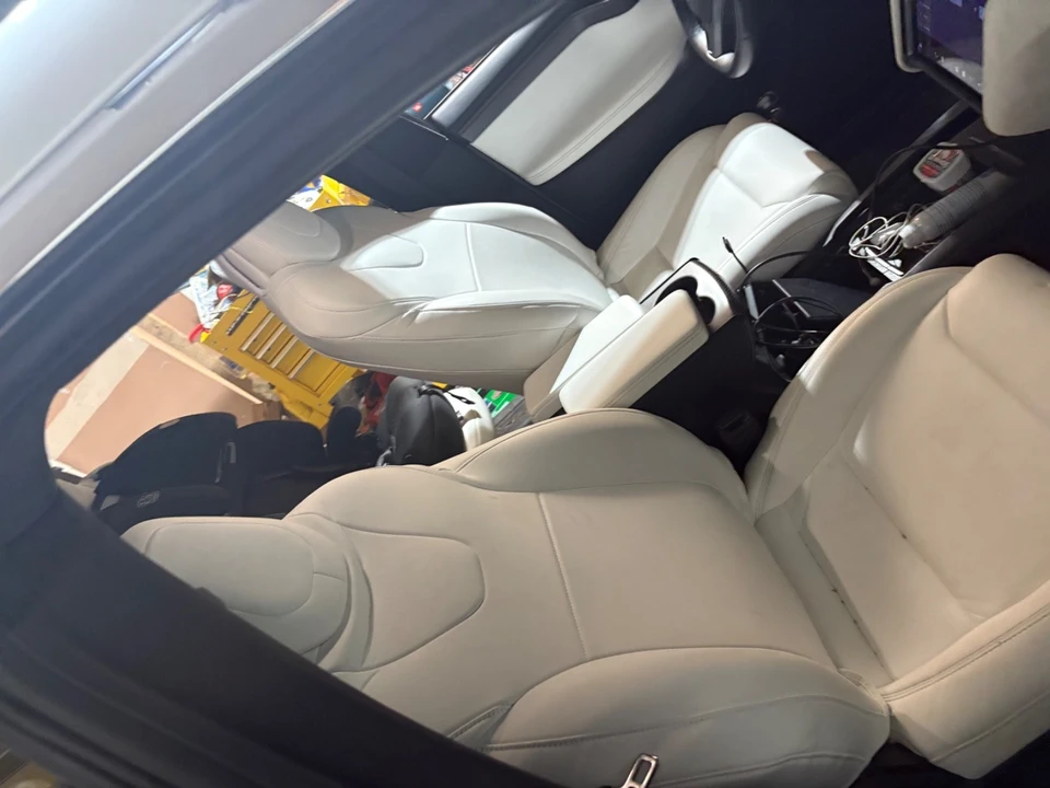 2018 Tesla Model X - Image 15 of 17