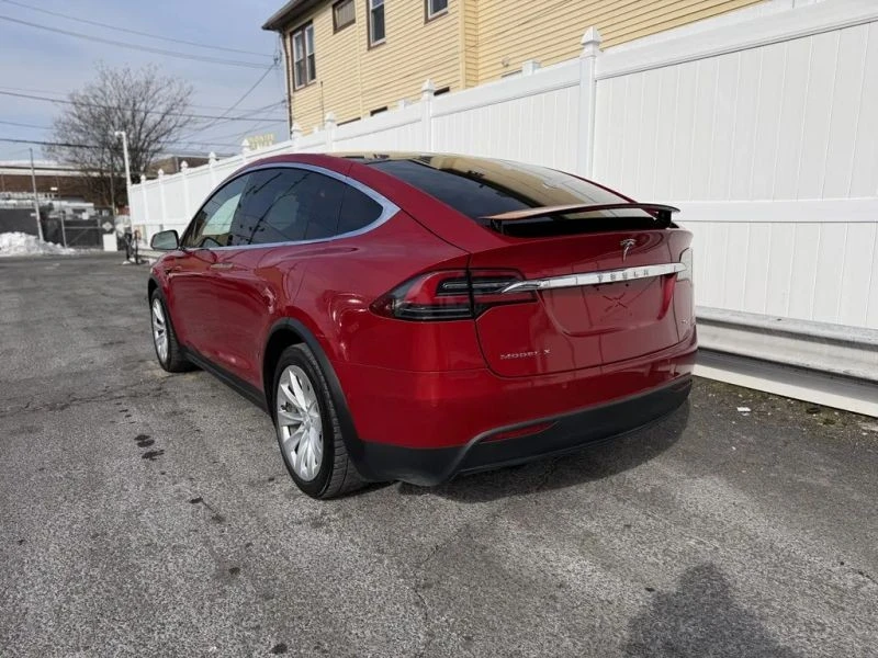 2018 Tesla Model X - Image 5 of 12