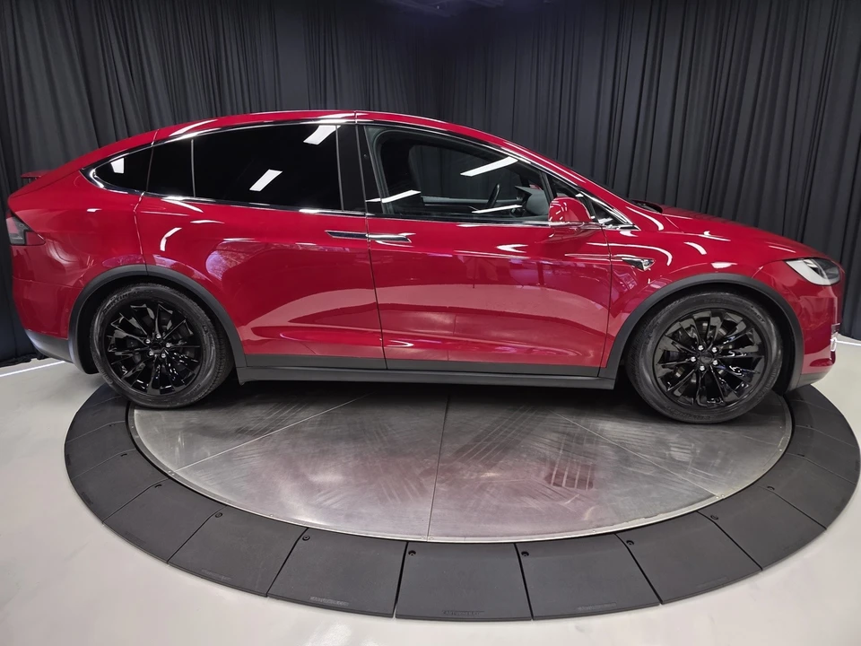 2018 Tesla Model X - Image 12 of 12