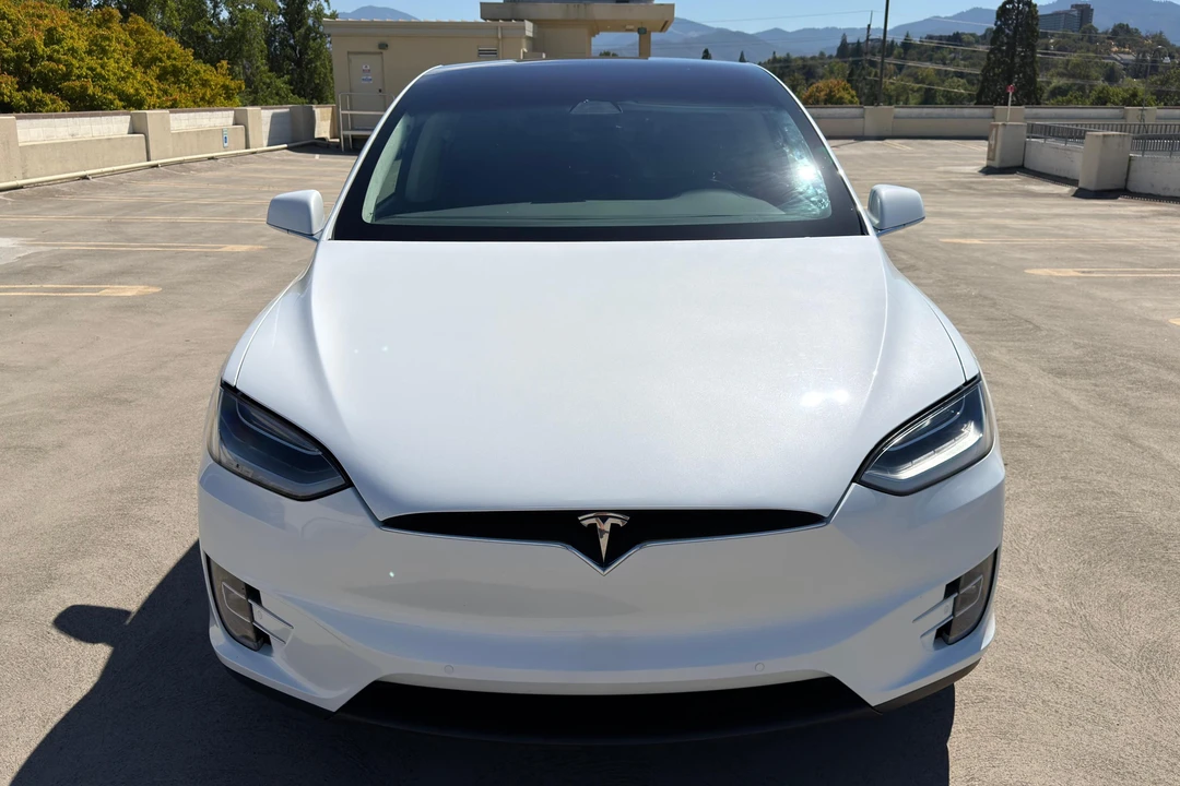 2018 Tesla Model X - Image 2 of 31
