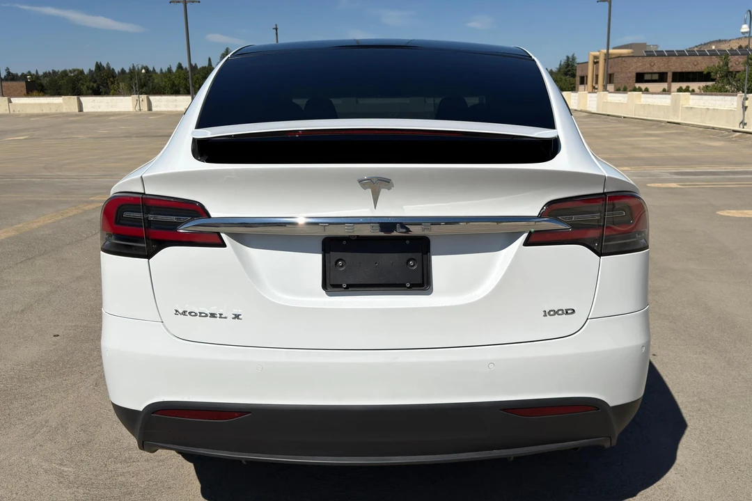 2018 Tesla Model X - Image 5 of 31