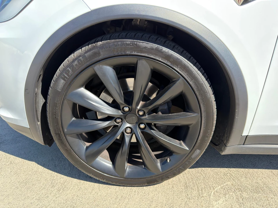 2018 Tesla Model X - Image 30 of 31