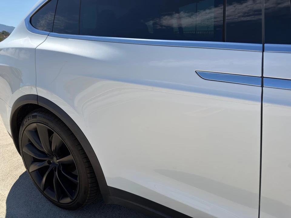 2018 Tesla Model X - Image 25 of 31