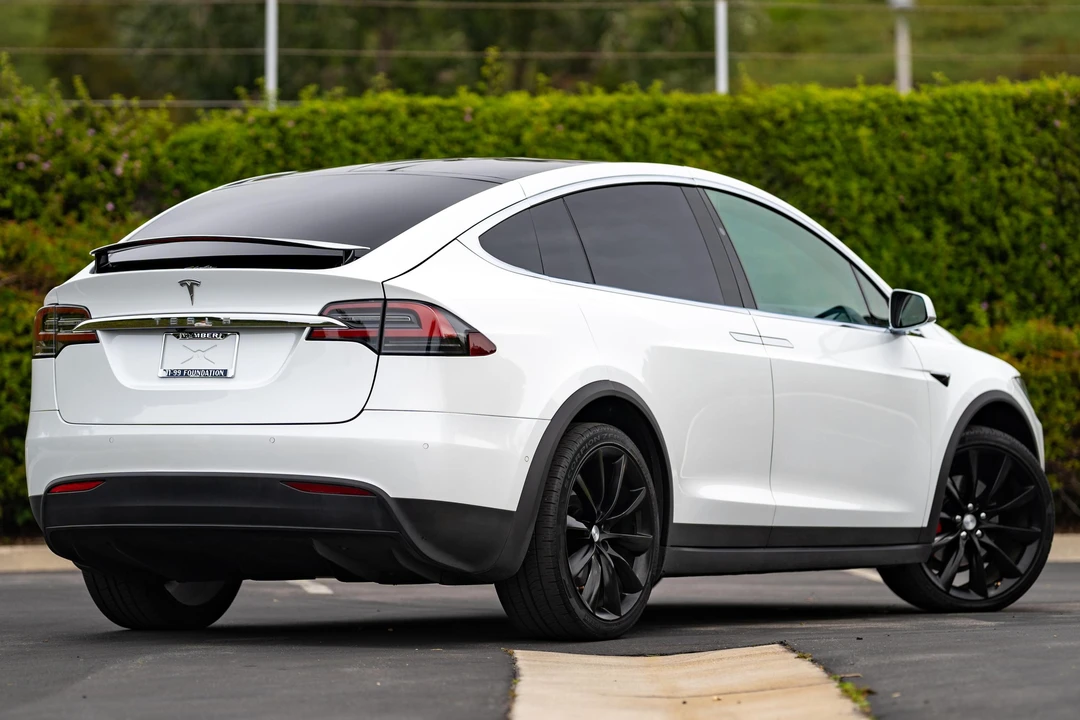 2018 Tesla Model X - Image 4 of 5