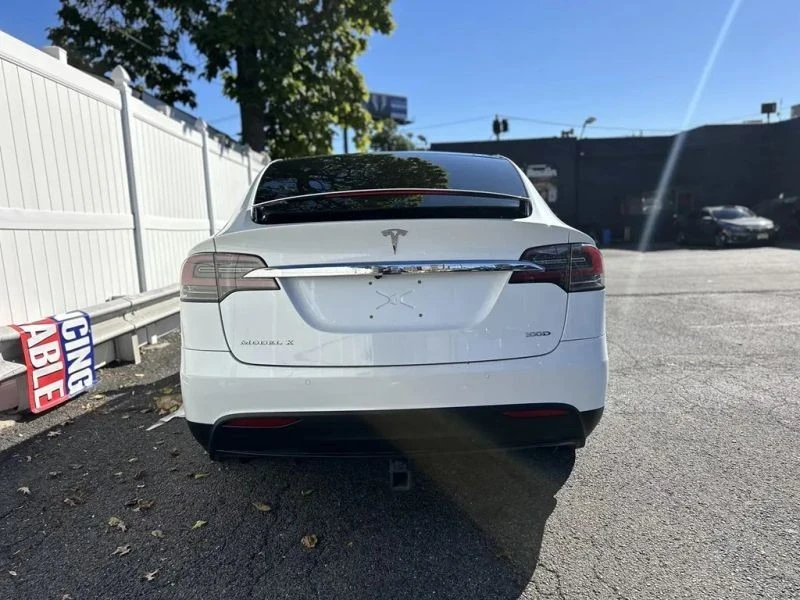 2018 Tesla Model X - Image 6 of 12