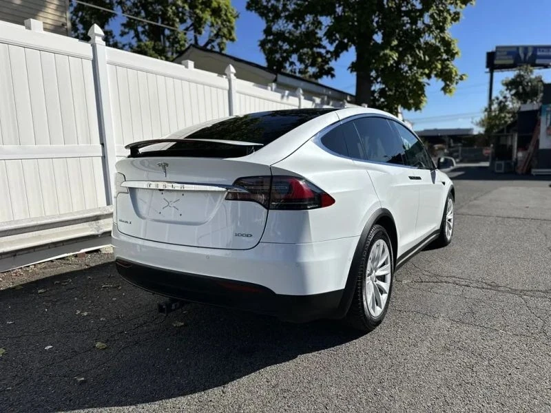 2018 Tesla Model X - Image 7 of 12
