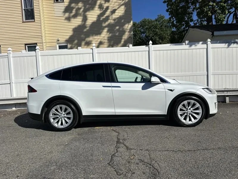 2018 Tesla Model X - Image 8 of 12