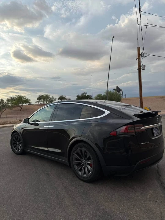2018 Tesla Model X - Image 2 of 11