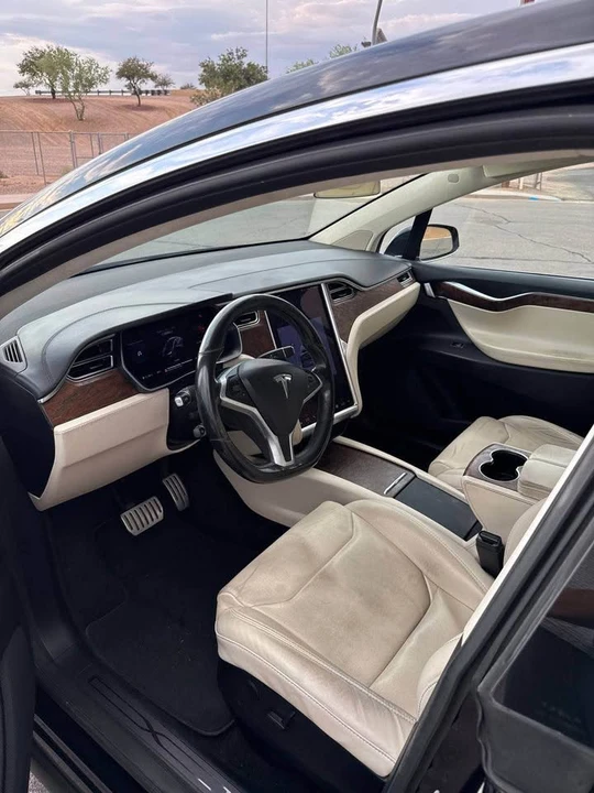 2018 Tesla Model X - Image 5 of 11