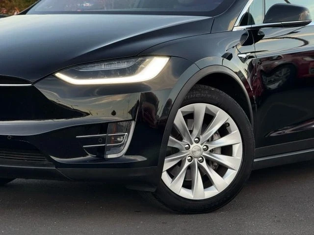 2018 Tesla Model X - Image 2 of 12