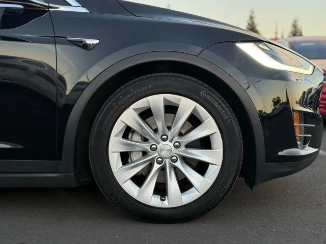 2018 Tesla Model X - Image 7 of 12