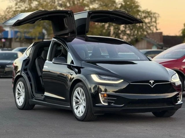 2018 Tesla Model X - Image 10 of 12