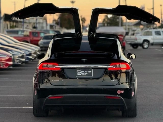2018 Tesla Model X - Image 11 of 12