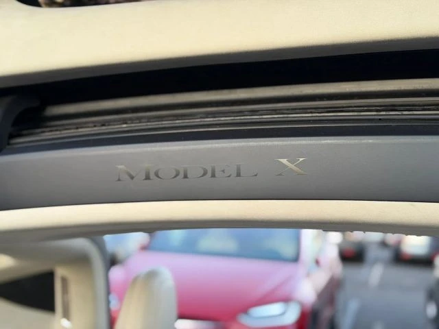 2018 Tesla Model X - Image 18 of 21