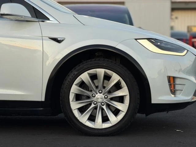 2018 Tesla Model X - Image 7 of 21