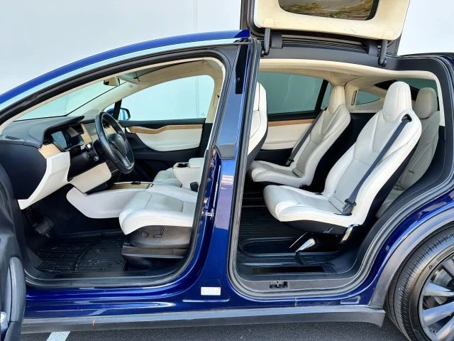 2018 Tesla Model X - Image 12 of 21