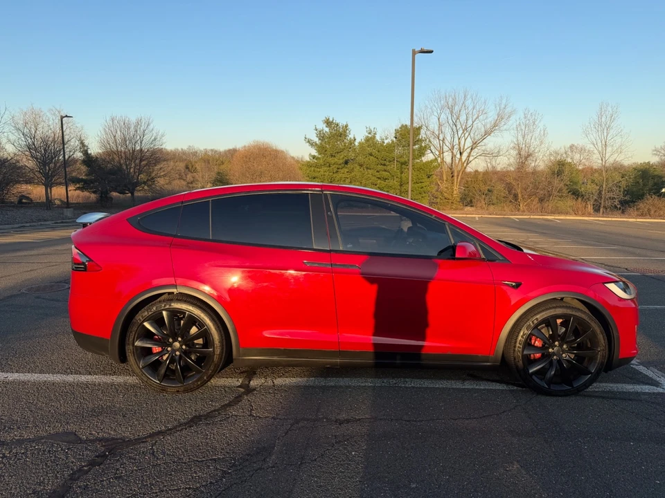 2018 Tesla Model X - Image 15 of 21