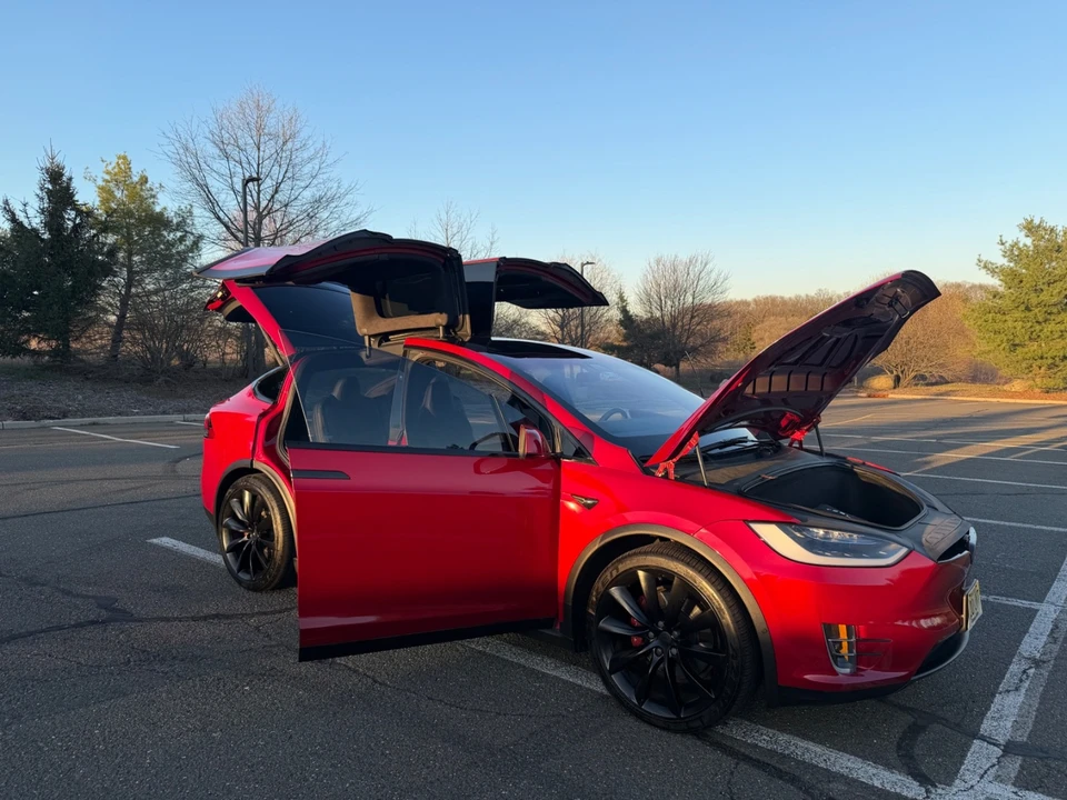 2018 Tesla Model X - Image 11 of 21