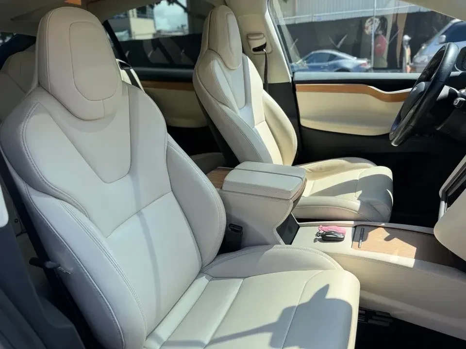 2018 Tesla Model X - Image 9 of 9