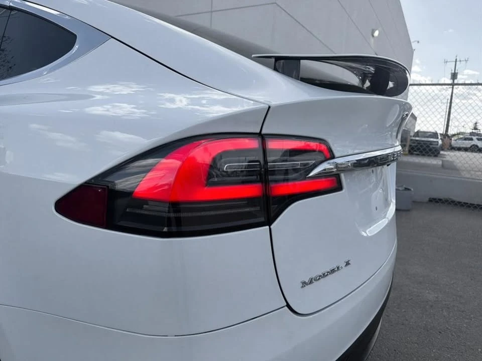 2018 Tesla Model X - Image 11 of 19